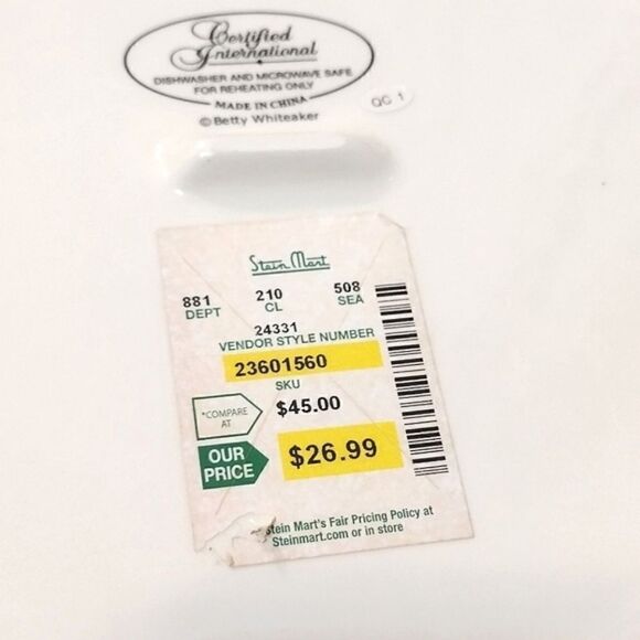 Certified International Betty Whiteaker Two Large Yellow Rim Christmas Plates - Picture 6 of 12